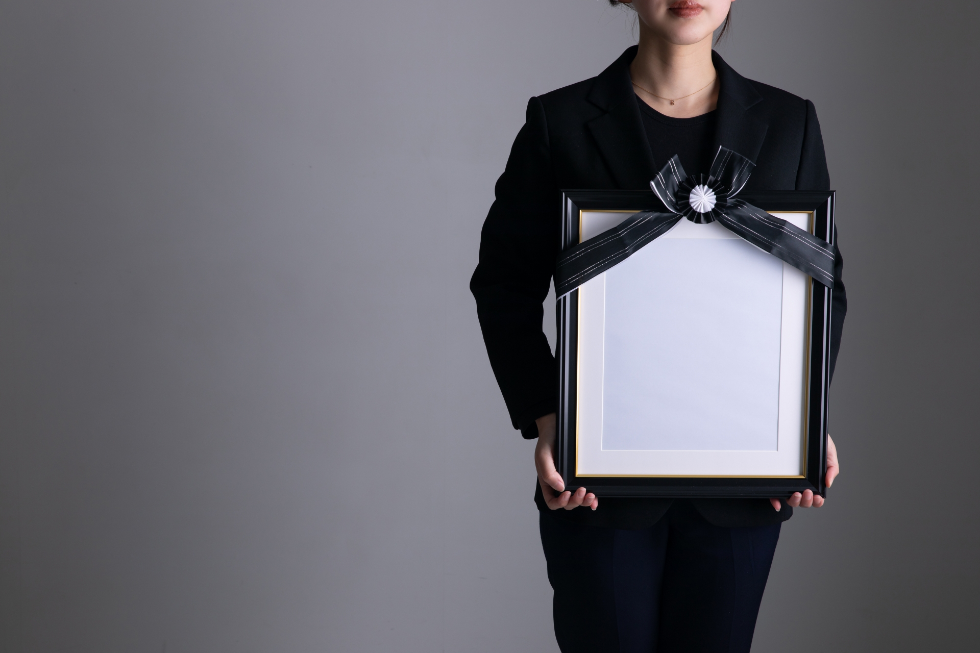 生成AI、死者を復活させる新ビジネス 「冒とく」か「心の救済」か